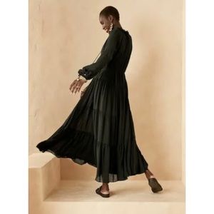 BANANA REPUBLIC Tiered Maxi Dress in black
